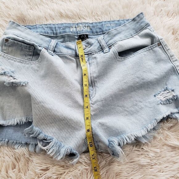 REWASH distressed frayed hem cutoff shorts size 11 - Picture 8 of 12